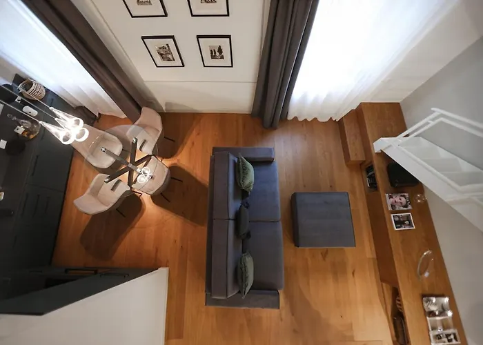 Bargello Nine Luxury